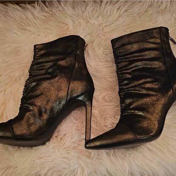NINE WEST SHIMMERY METALLIC BOOTIES - Picture 3 of 8